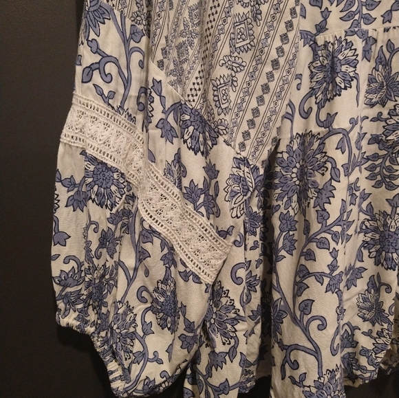 Beautiful Sweet Bohemian Blouse LG So cute! 🥰 Casual Or Dressy - Picture 6 of 8